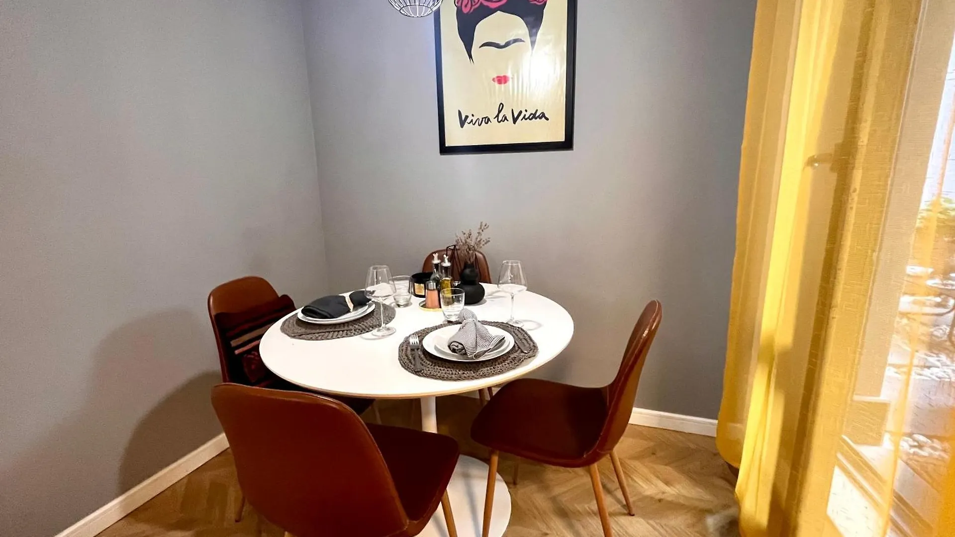 Opera Theatre Apartment With A Courtyard Varna 0*,